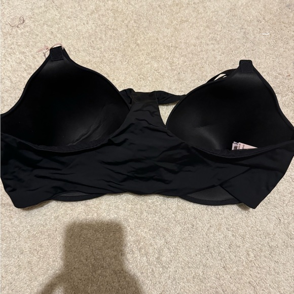 2 vs pink front close bras - Picture 6 of 7